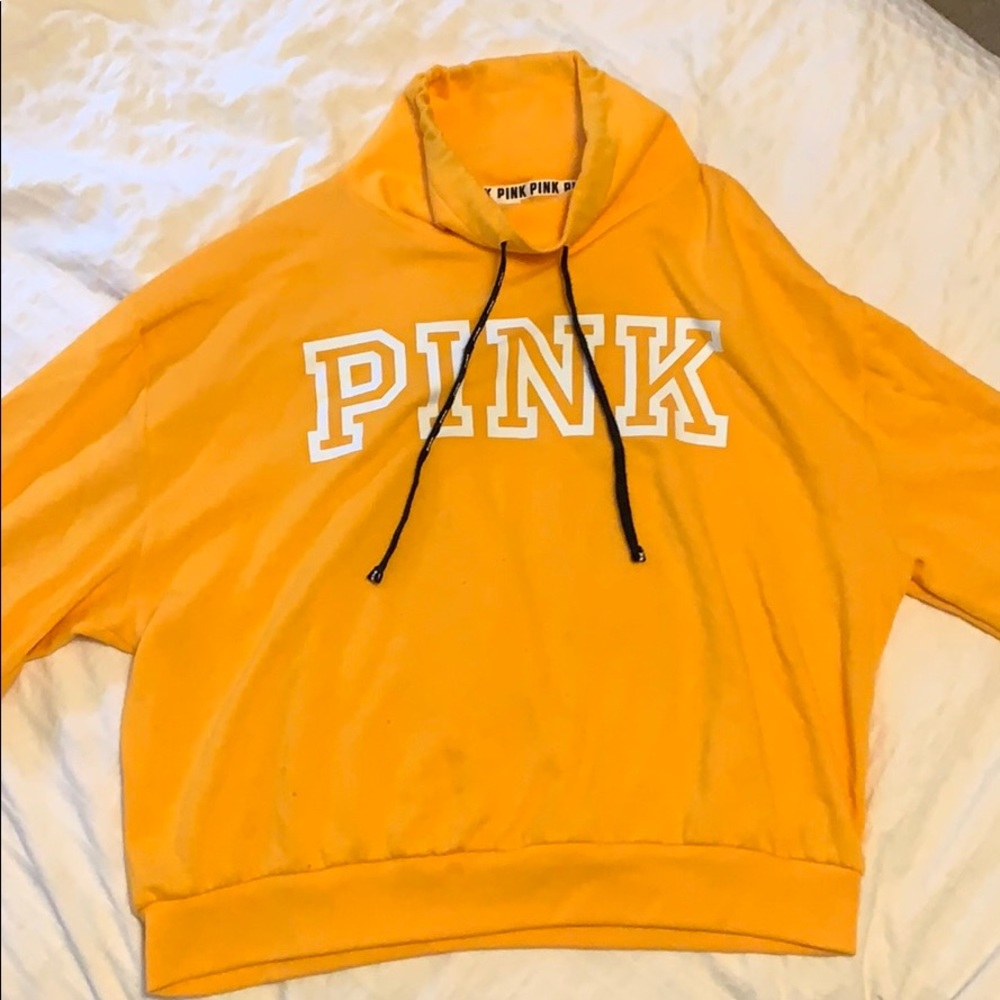 SUPER comfy yellow sweatshirt. Very soft.